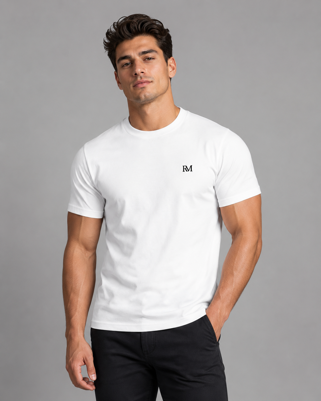 ROCCO MILANO Essential T-Shirt Damen Weiß – Model M/L